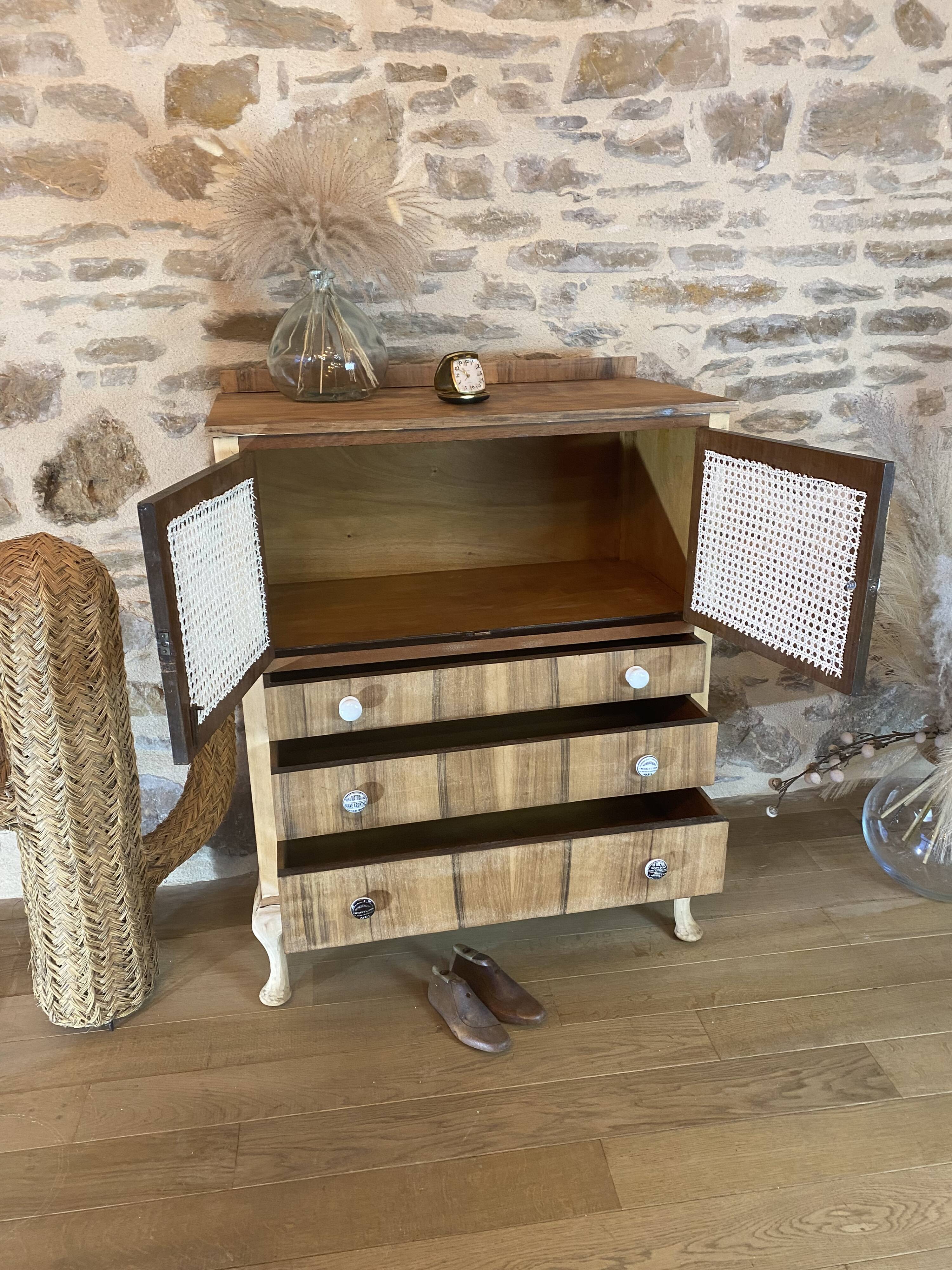 Old boutique furniture chest of drawers