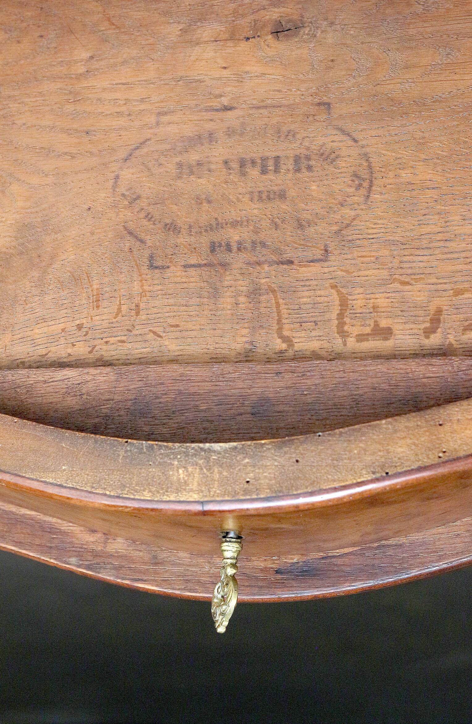 Charmante table Napoléon 3 estampillée (travail du Faubour, fin 19e).