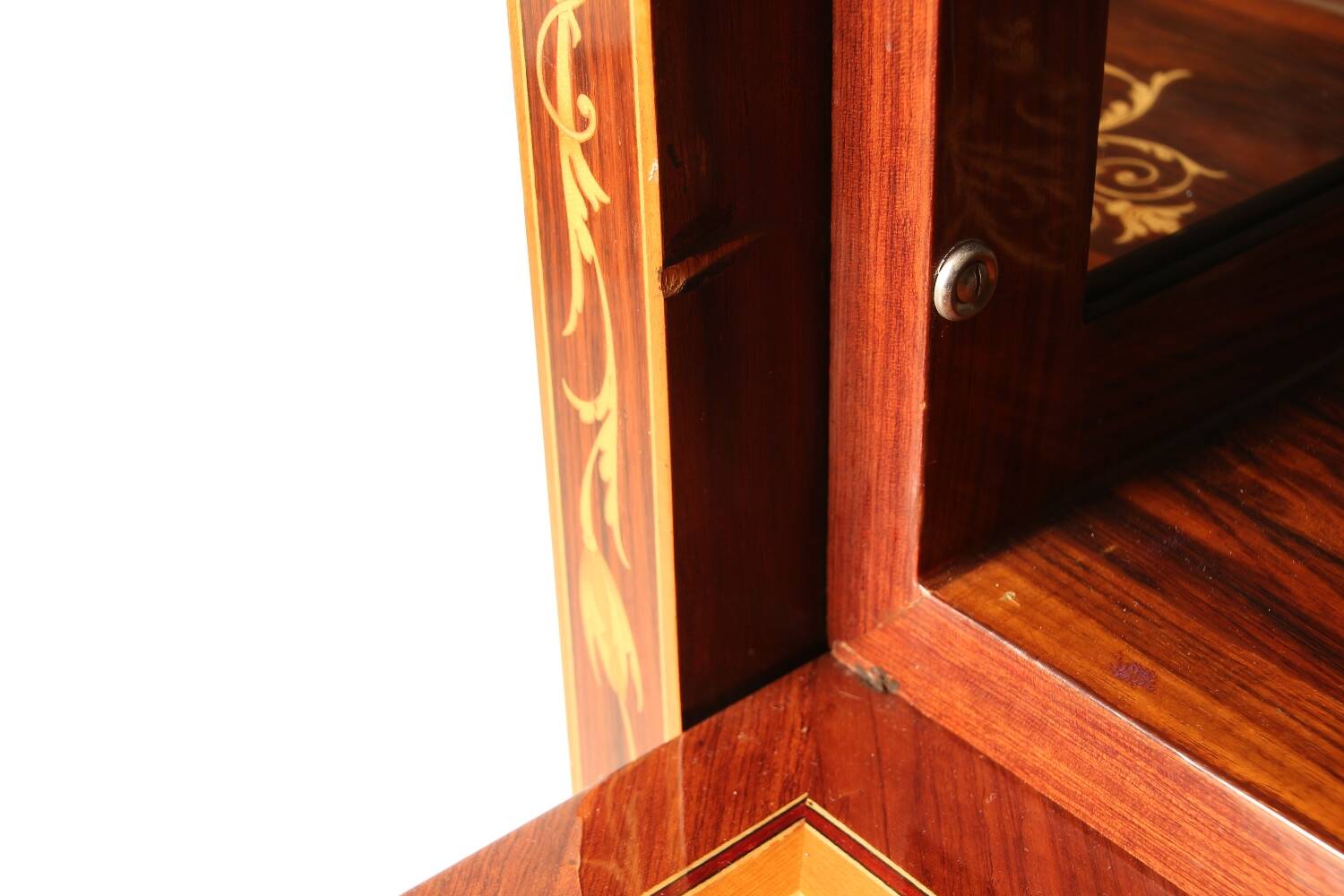 Bar cabinet in wood marquetry