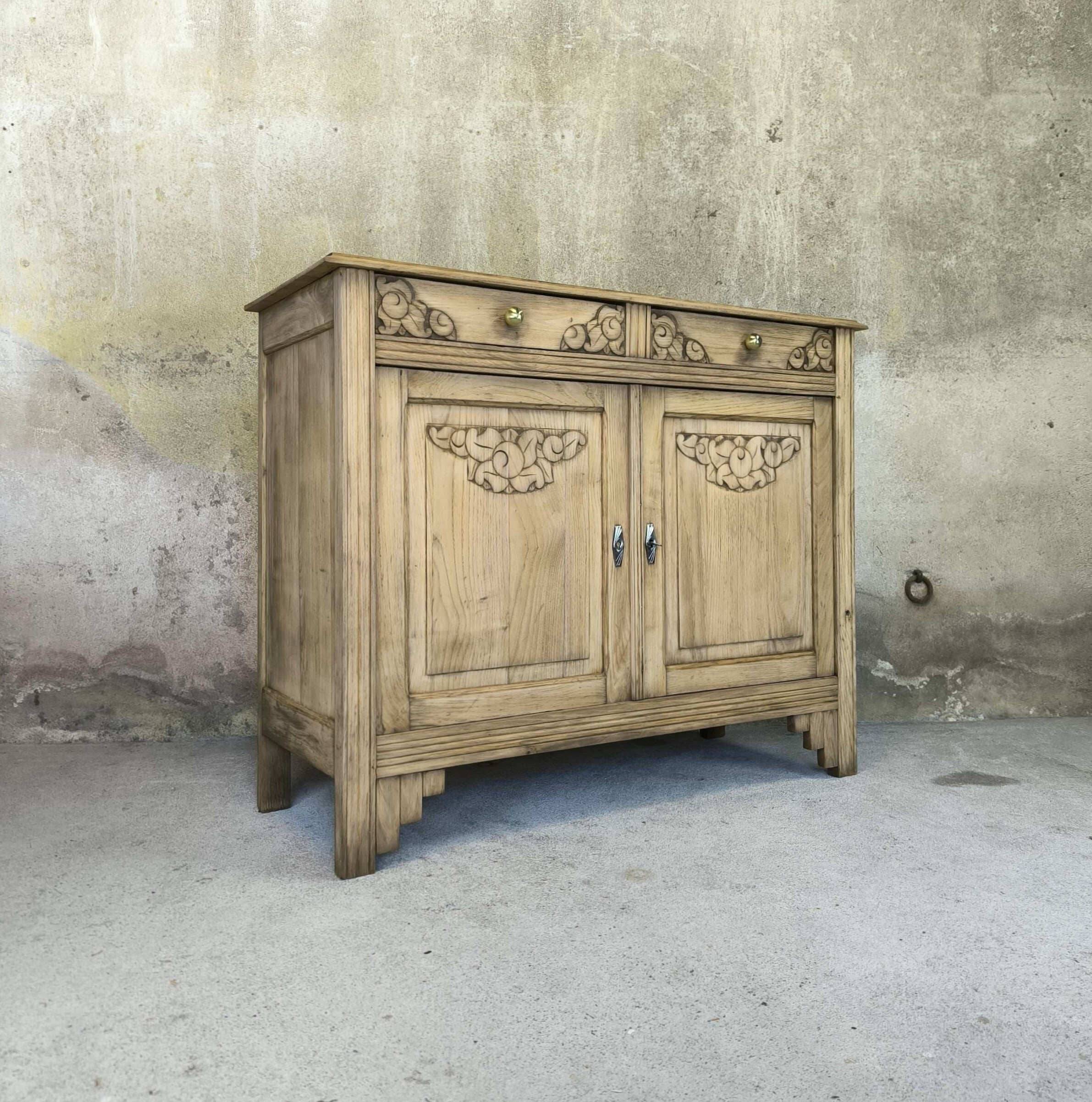Buffet parisien vintage art déco en bois massif.