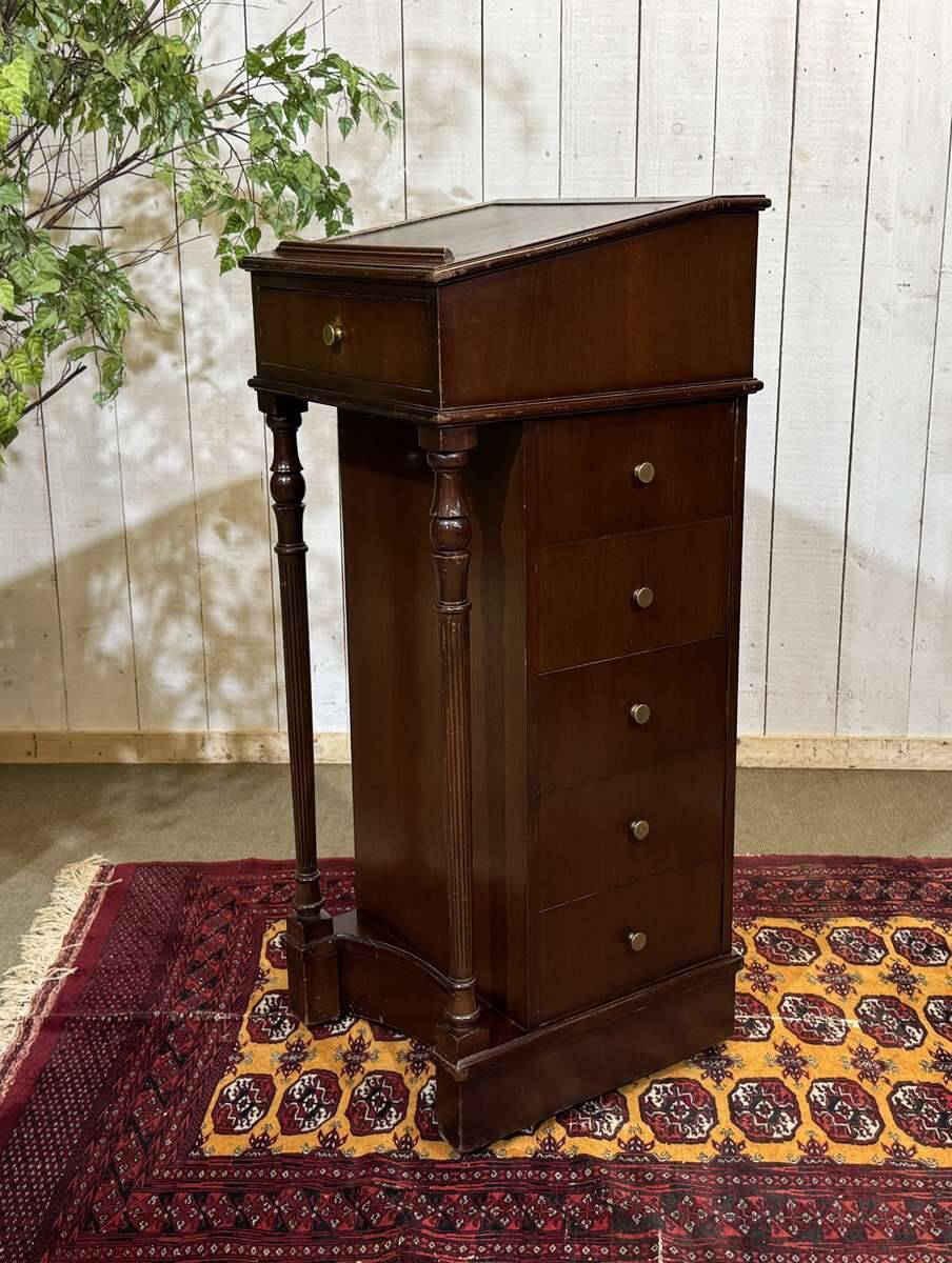English desk in mahogany from the 1950s.