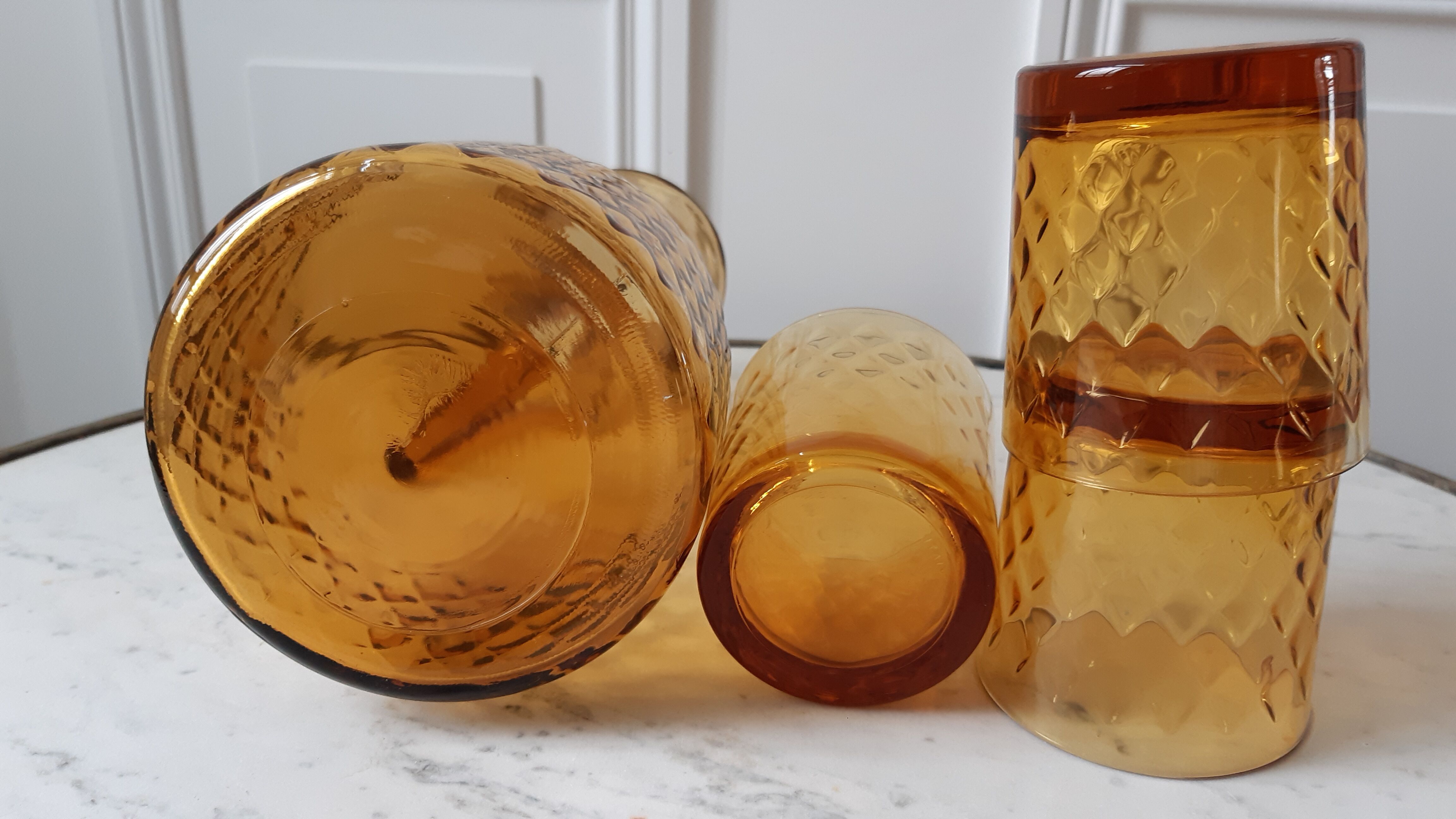 Set of carafe and 3 amber whisky glasses 70s