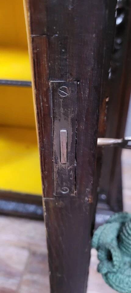 Bibliothéque Italienne a cariatides style Renaissance en bois noirci