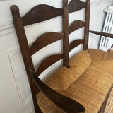 Wood and straw banquette