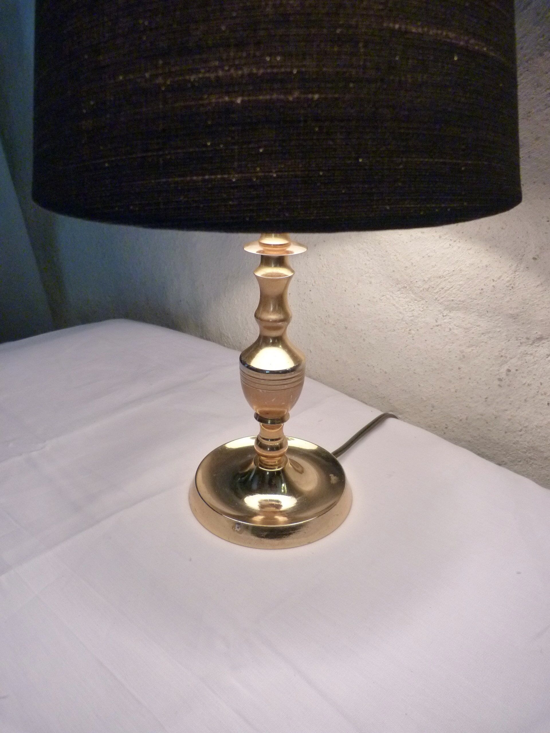 Table lamp