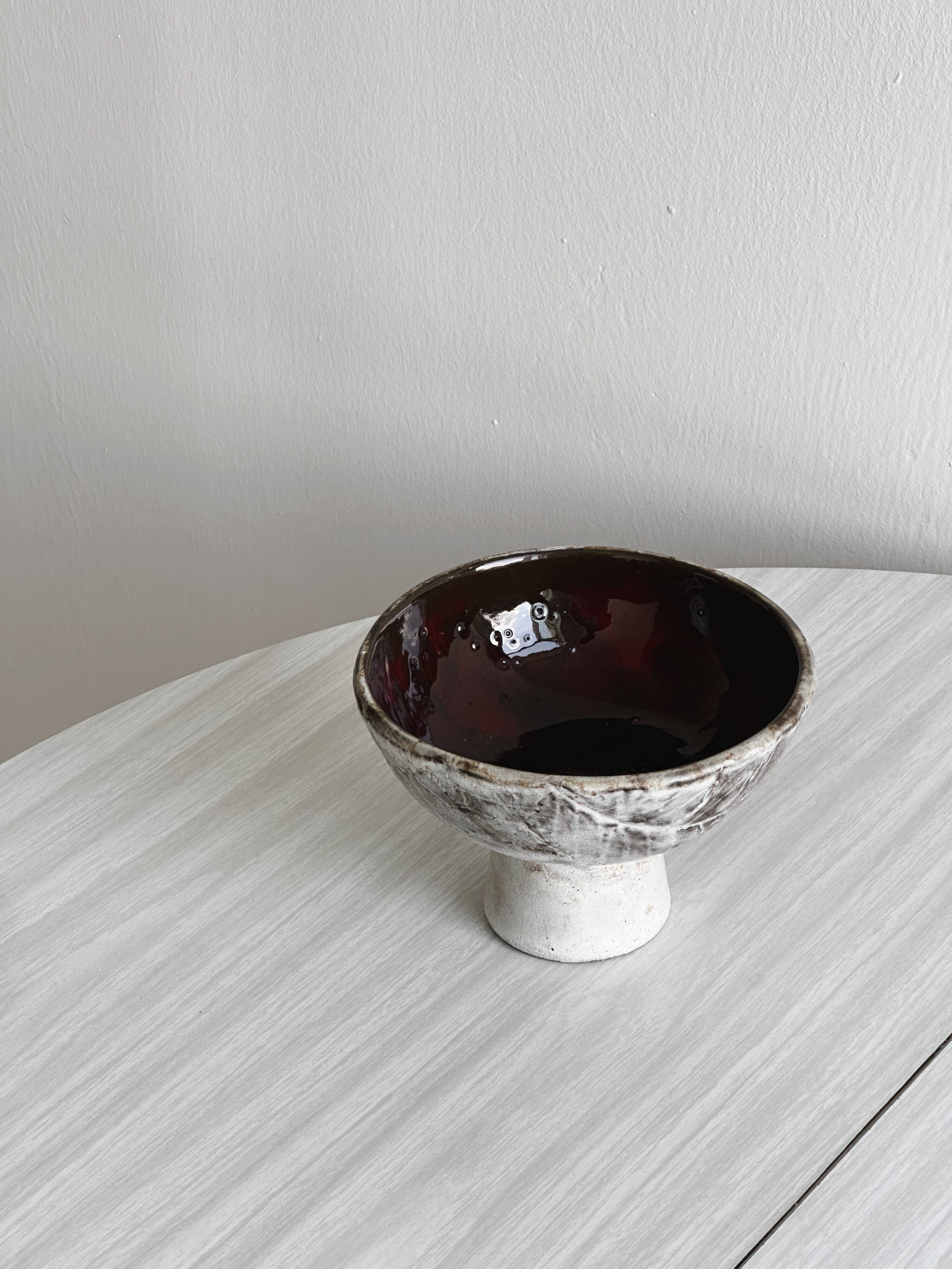 Textured ceramic footed bowl