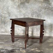 Coffee table, petite table basse indonésienne ancienne moderniste en teck
