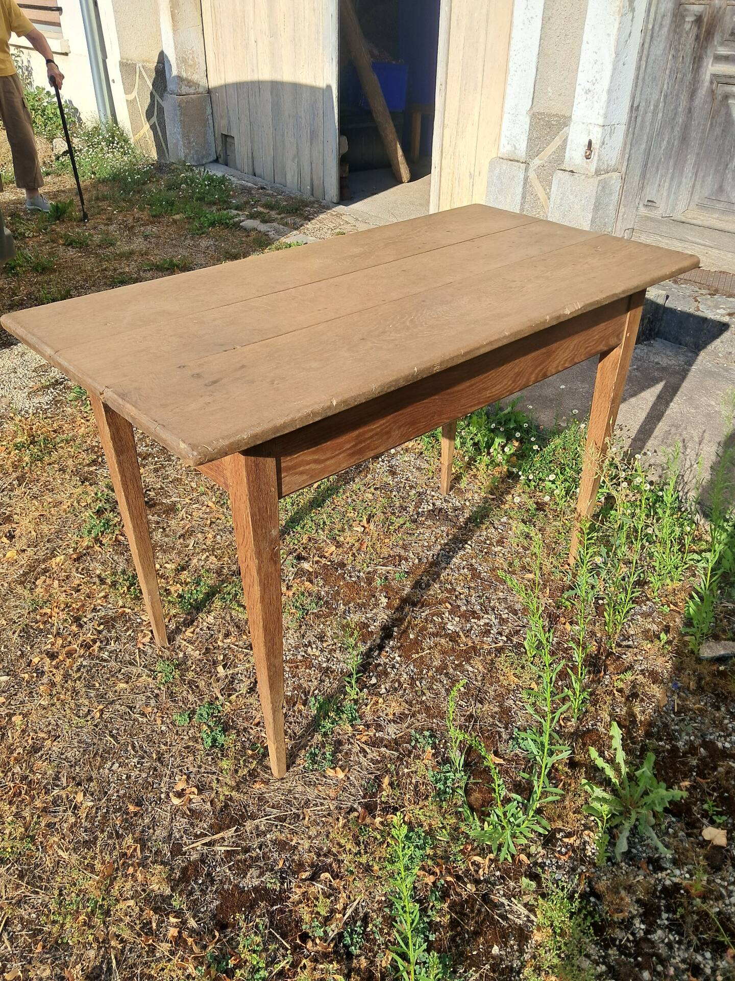 Small table in raw oak