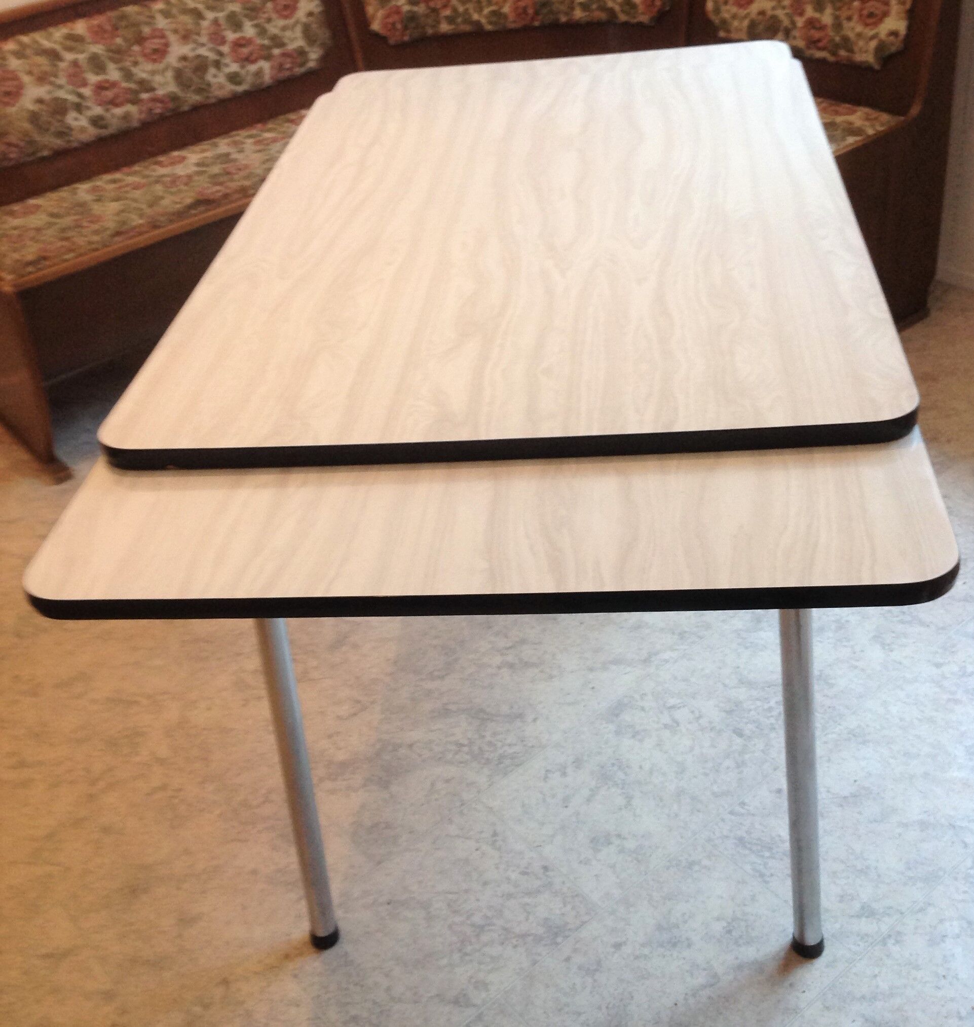 Table in grey formica and chrome feet / vintage 60s-70s