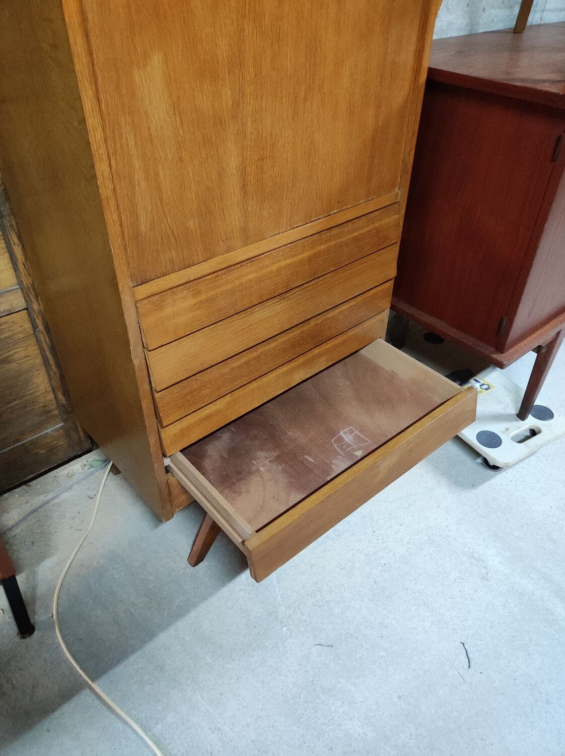 Secretary feet compass