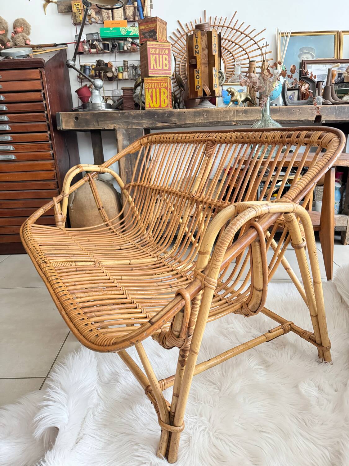 Vintage 2-seater rattan bench
