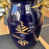 Vase en porcelaine noir et doré