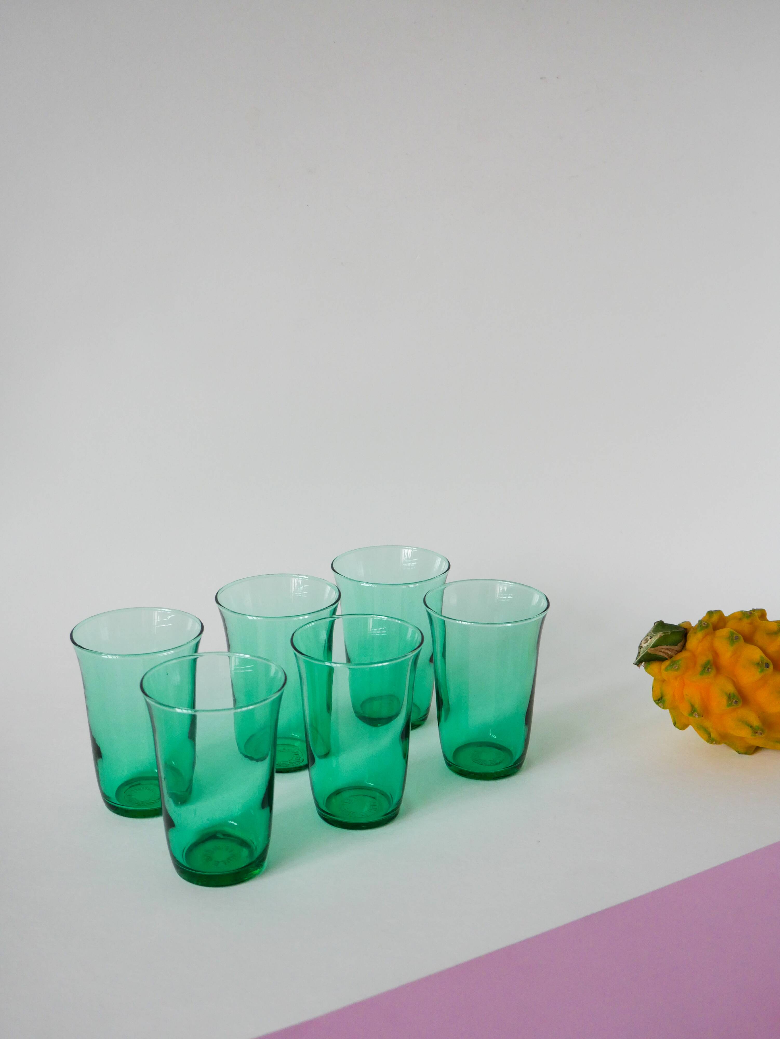Set of 6 green glass glasses 1970