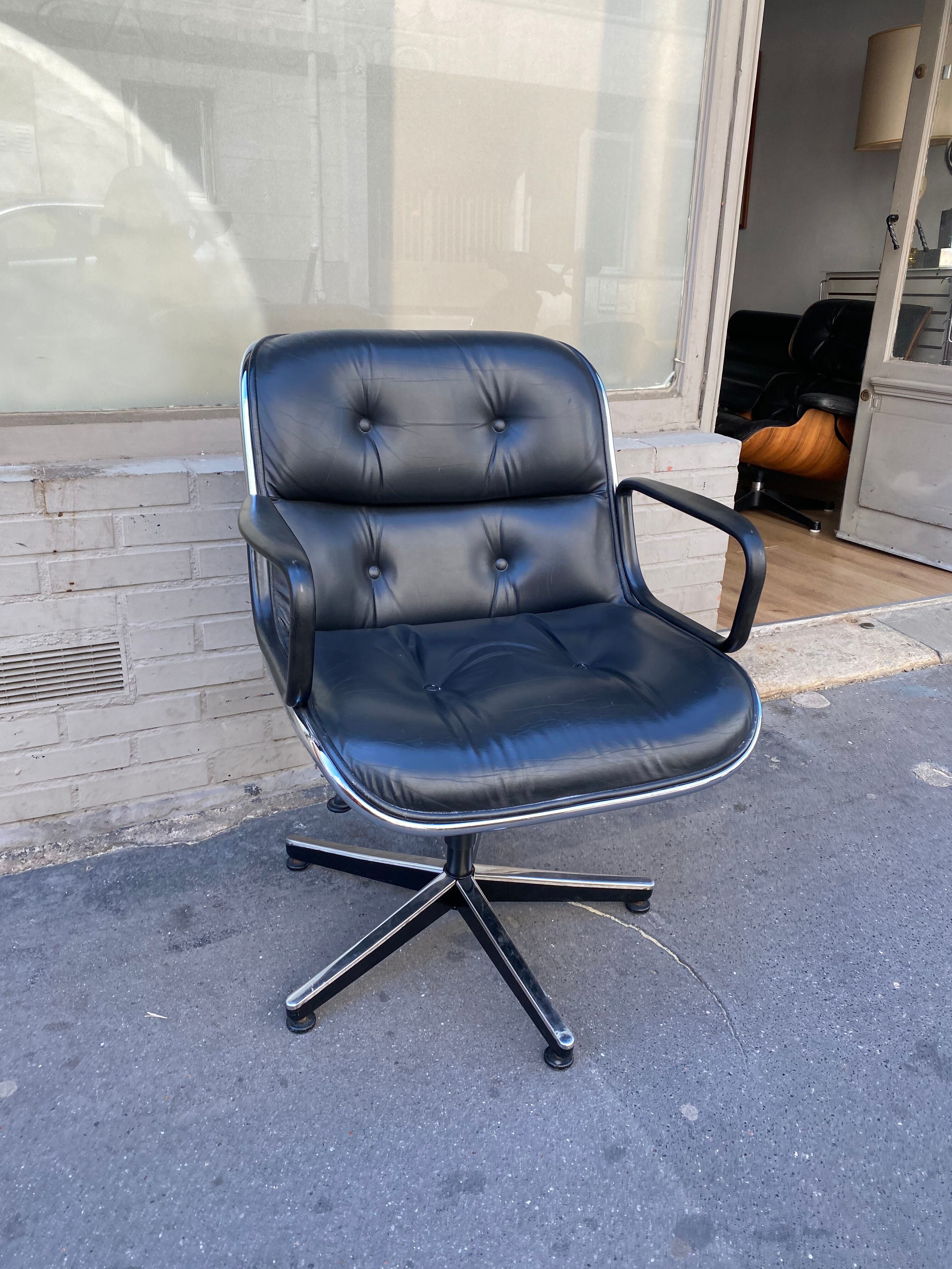 Pollock Knoll chair adjustable in height and swivel