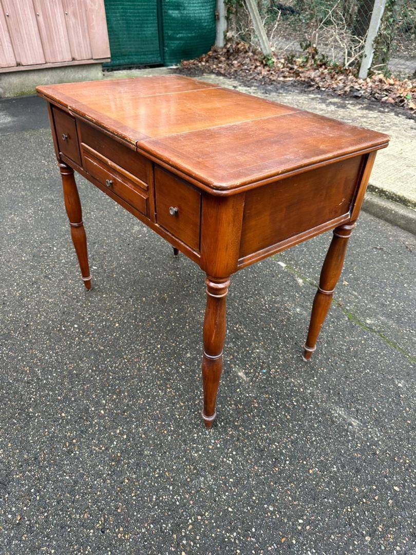 Solid wood dresser in Louis Philippe style from the 20th century.