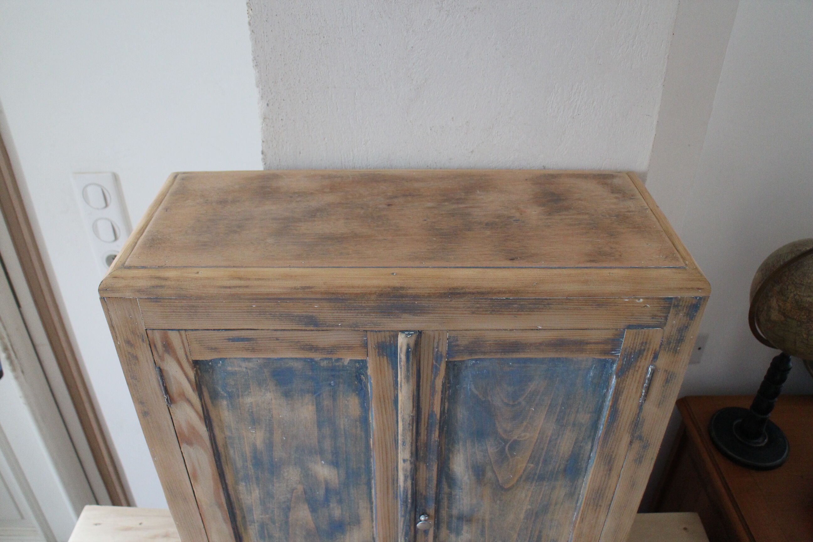 Meuble de rangement parisien bois brut
