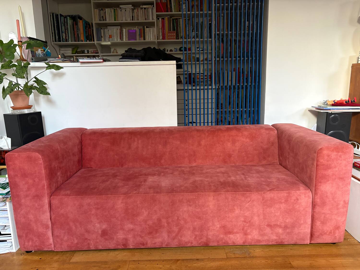 Canapé 3 places AGAR Panac Édition en velours blush