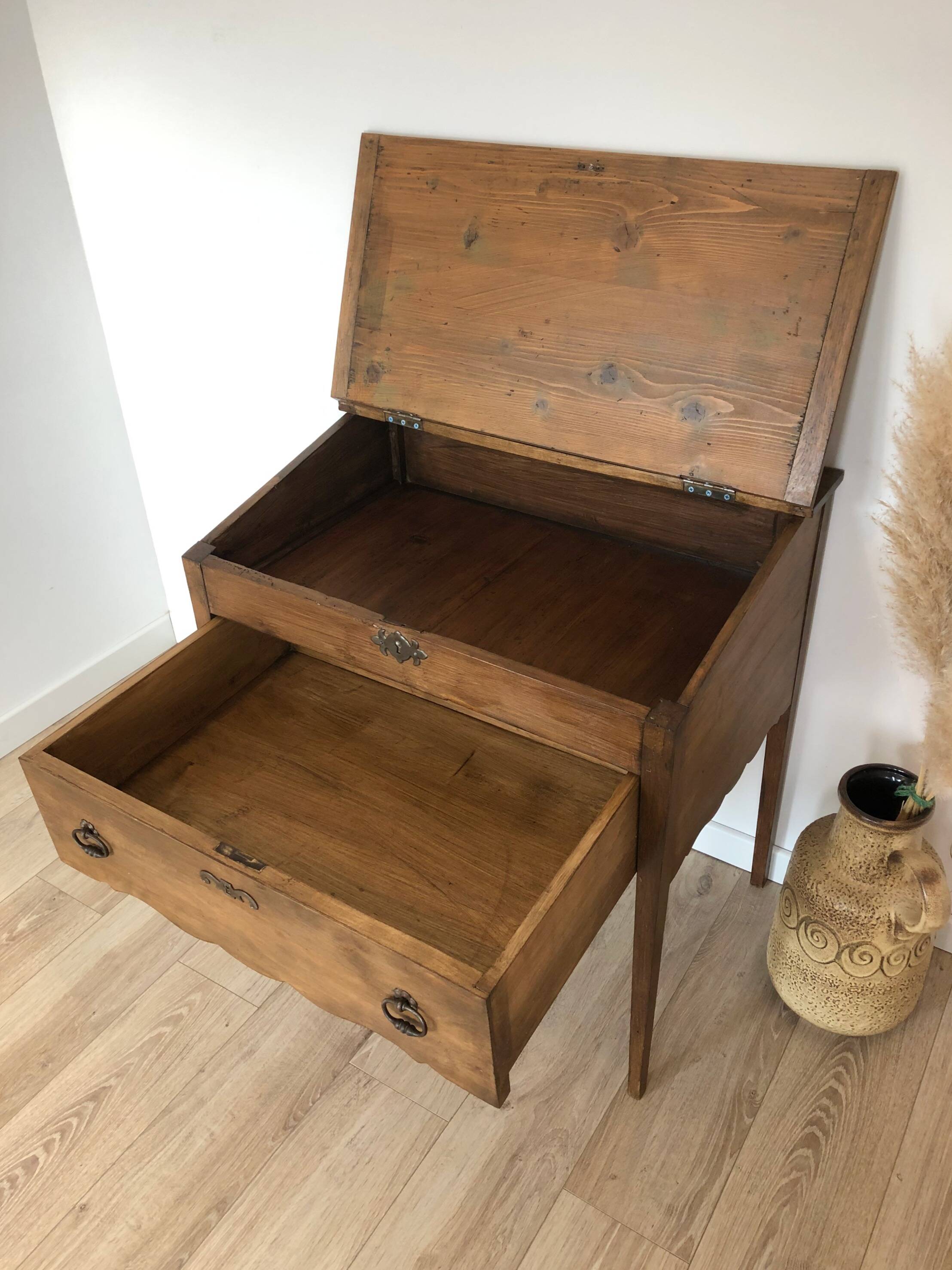 Vintage writing desk in solid pine
