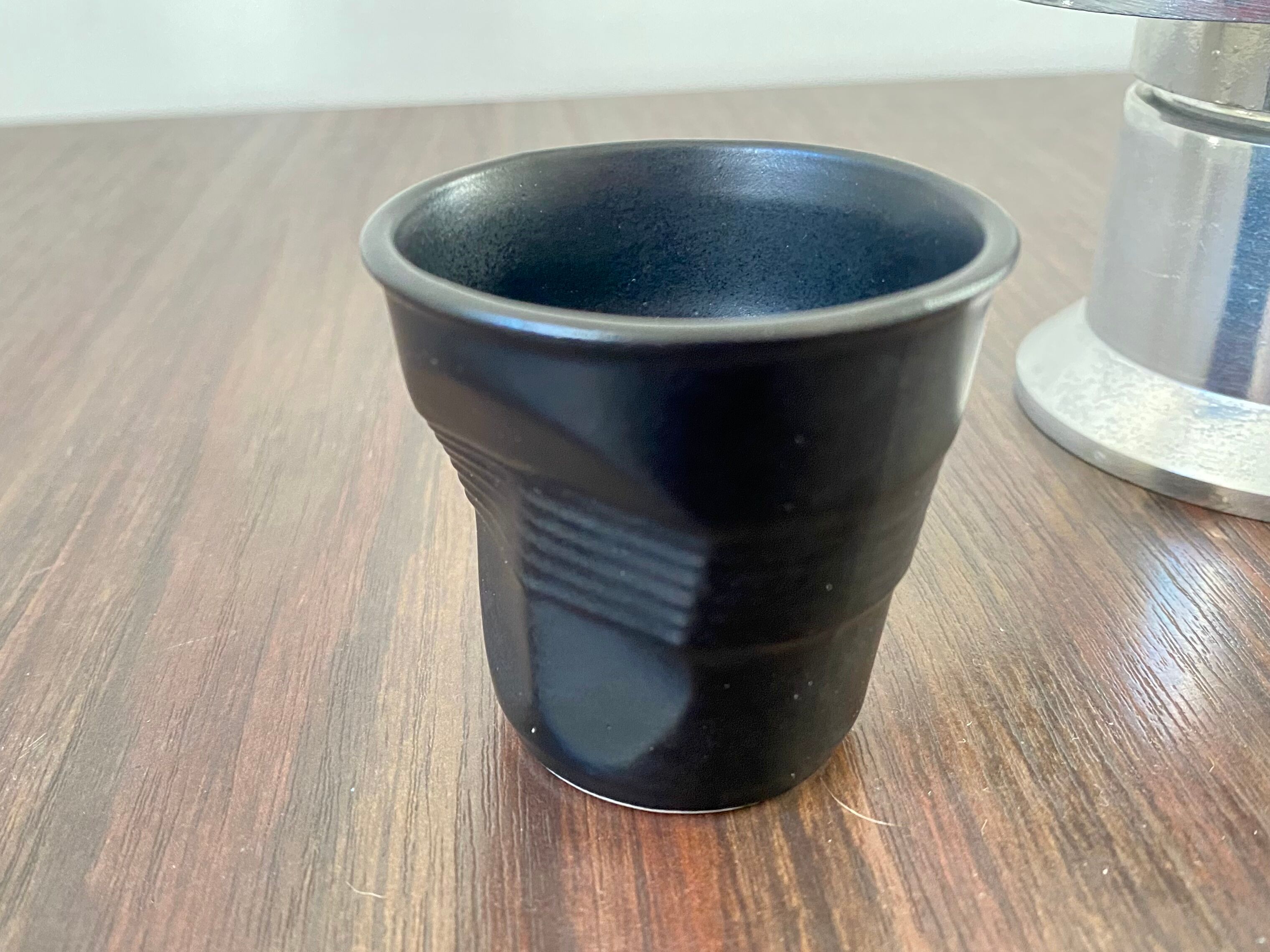 Italian coffee maker 1 cup bialetti and porcelain cup revolt