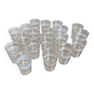 19 granite and frosted effect glasses, white and gold, 50s-60s