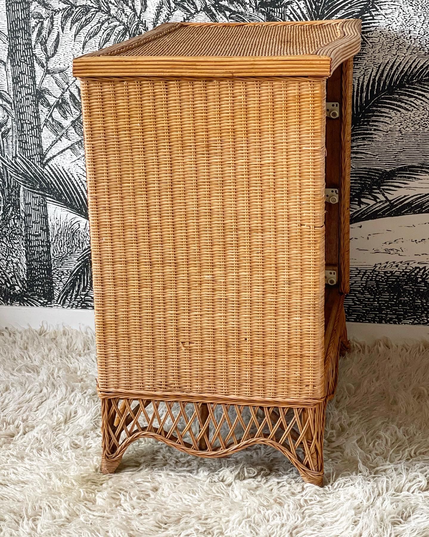 Commode vintage en rotin