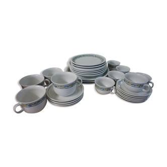 Crockery set