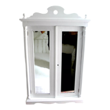 Wall cabinet with mirror