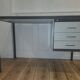 Bureau vintage industriel Gispen avec caisson 3 tiroirs