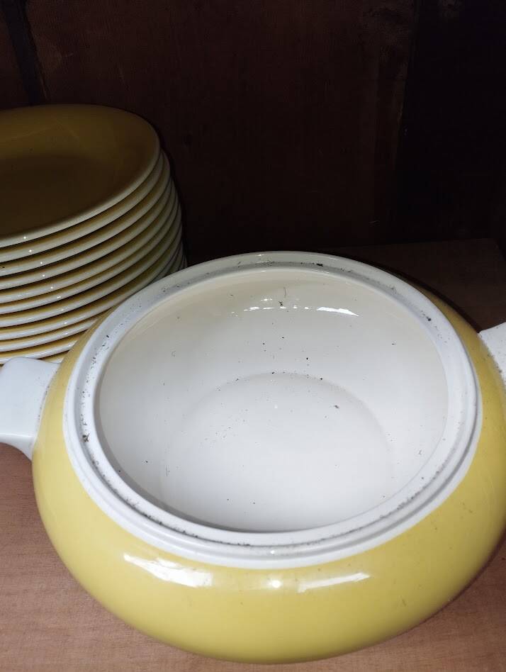 Villeroy & Boch dinnerware set