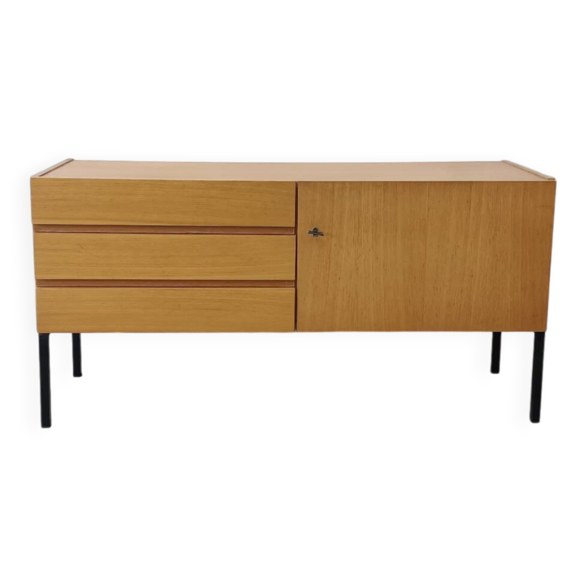Modernist buffet