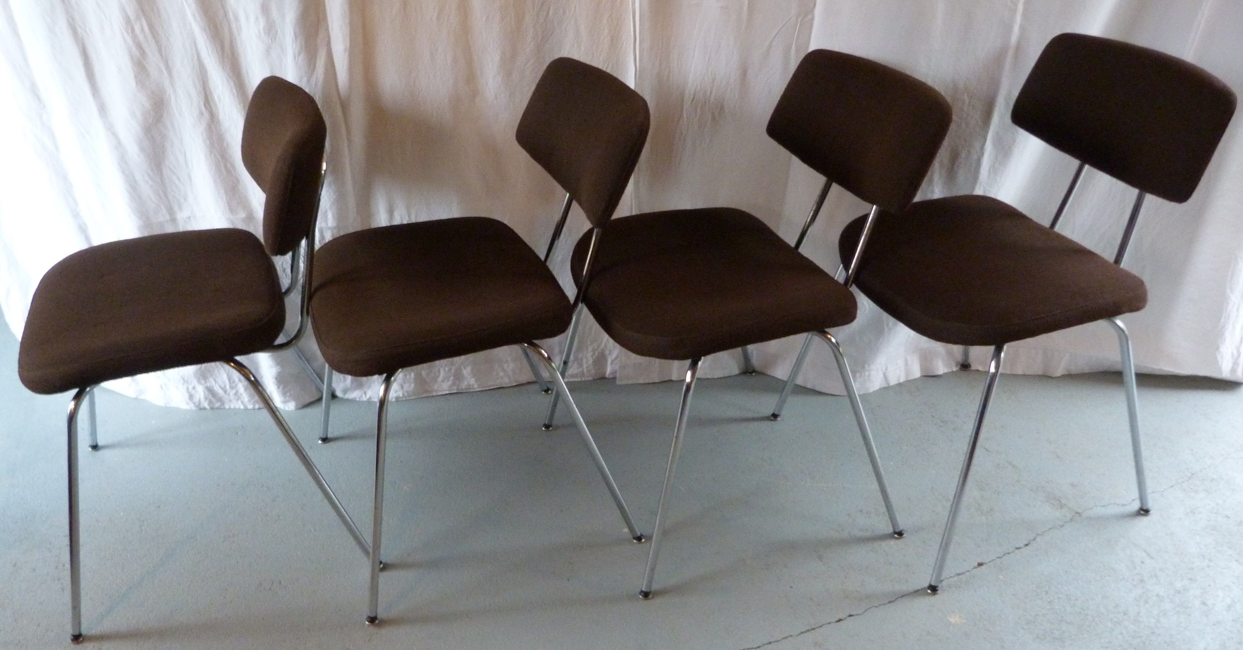 Suite of 4 chairs