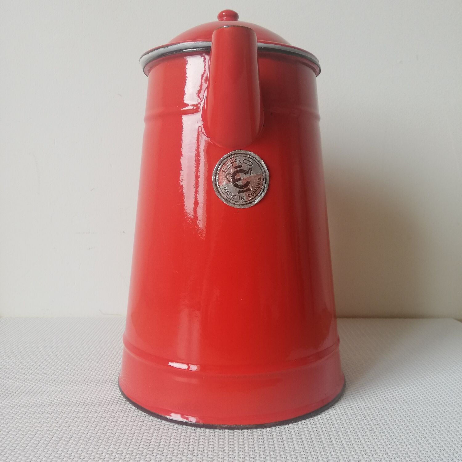 Enamelled coffee maker