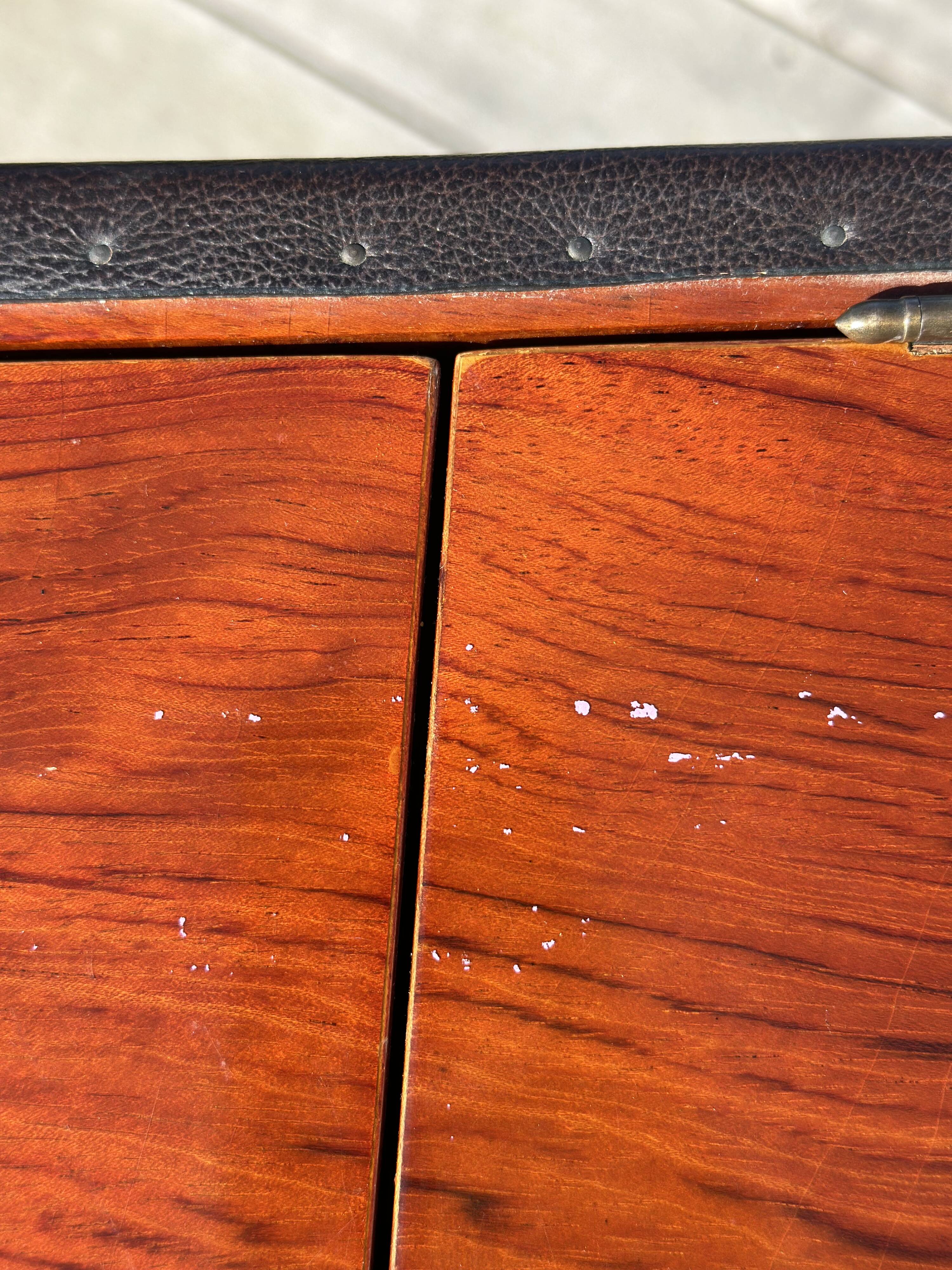 Starbay “La Désirade” exceptional dressing table – the elegance of a trunk