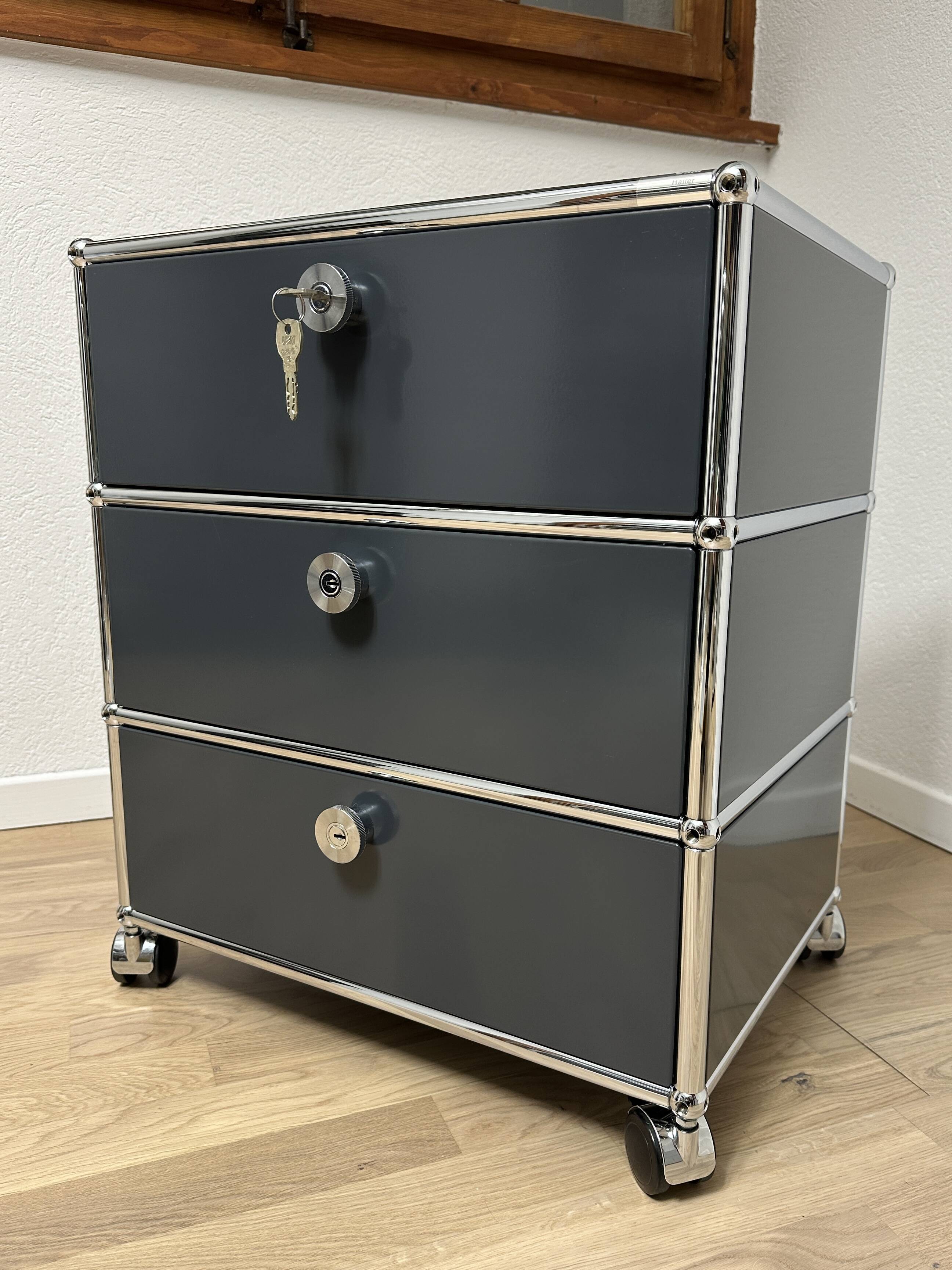 USM Haller rolling cabinet in Anthracite Grey