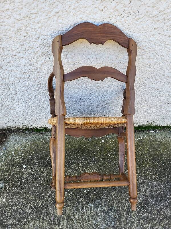 Provencal straw armchair in walnut
