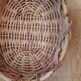 Oval wicker basket