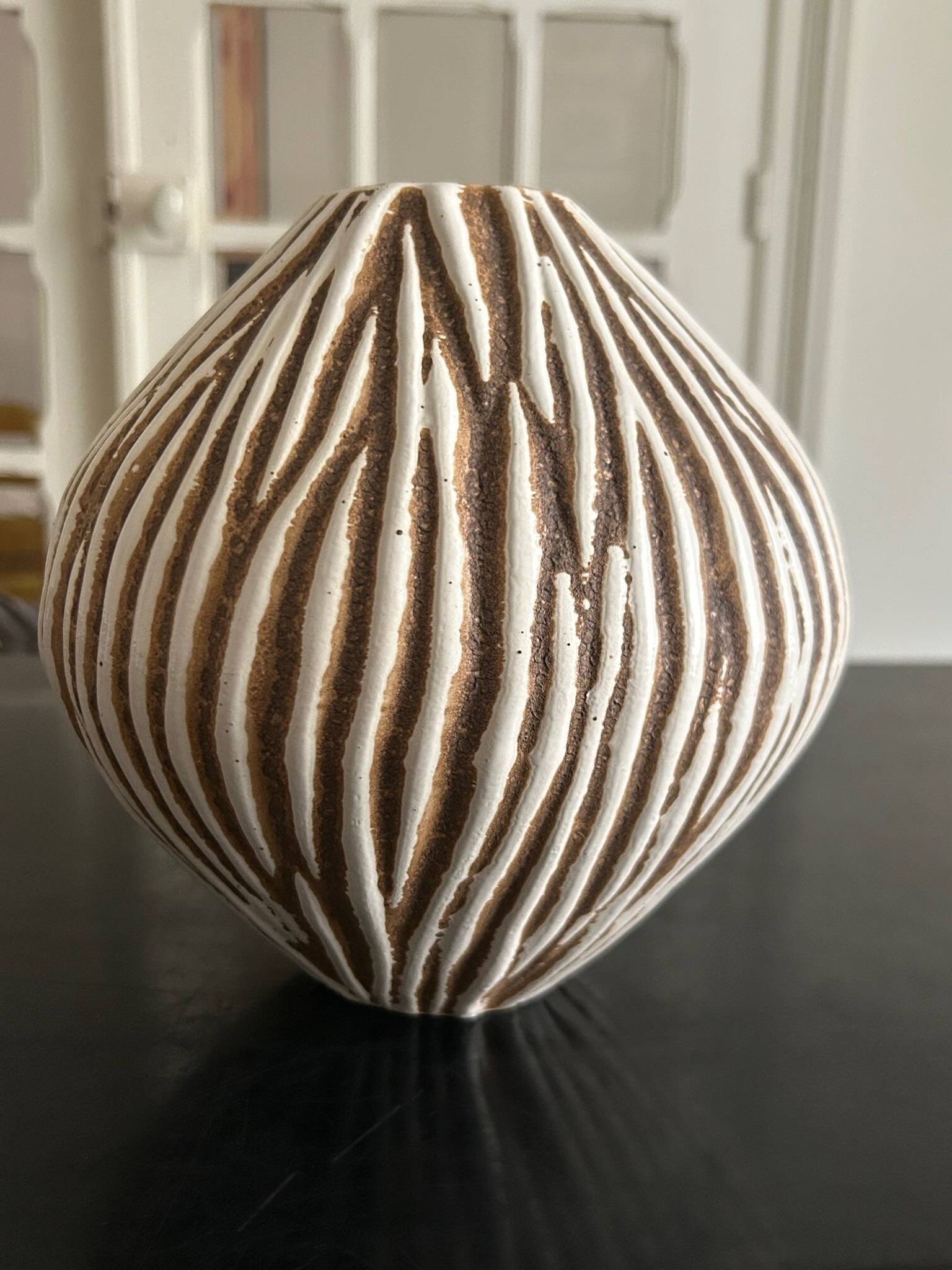 vase en céramique striée 1970