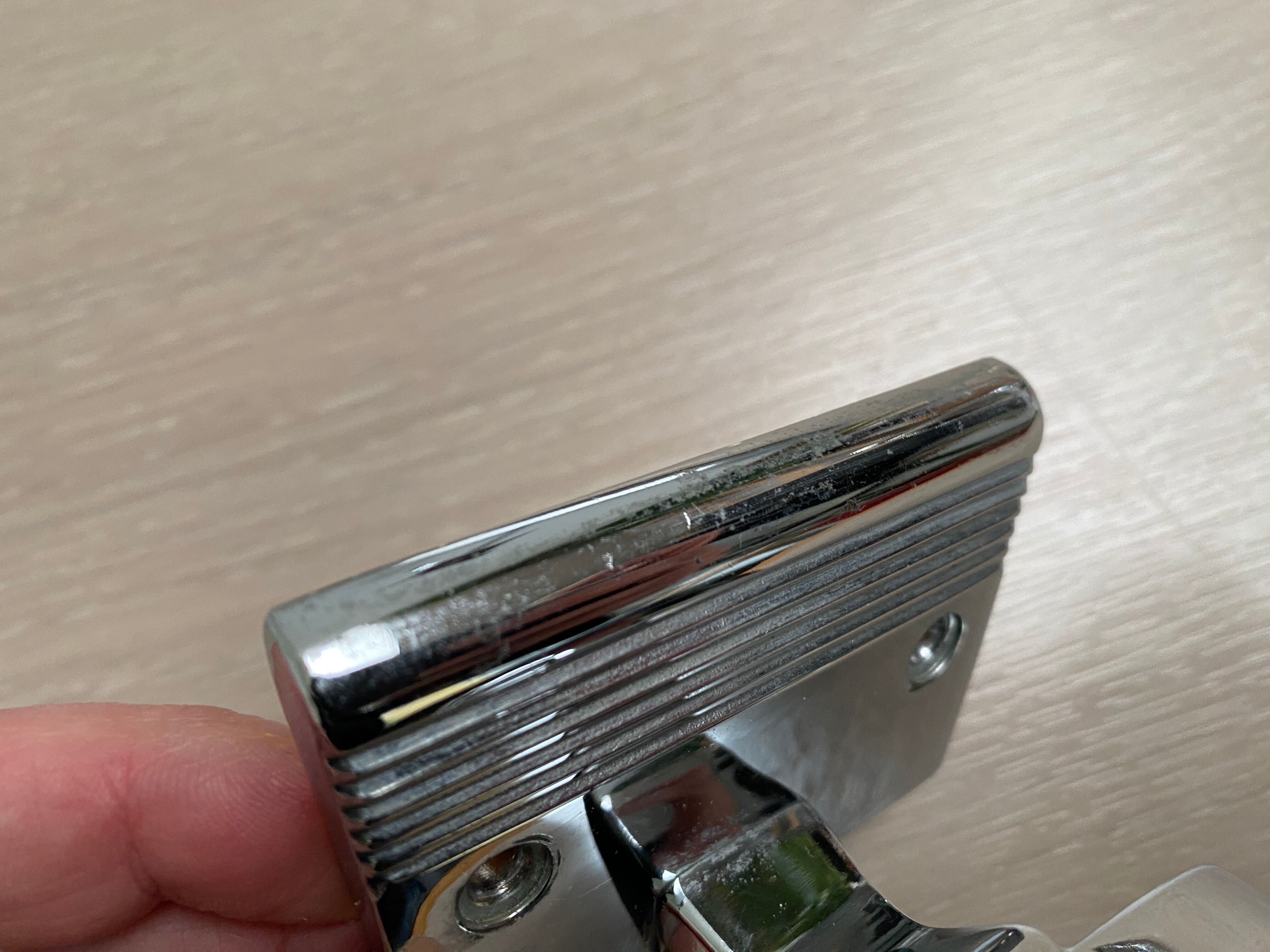 Chromed metal bathroom set