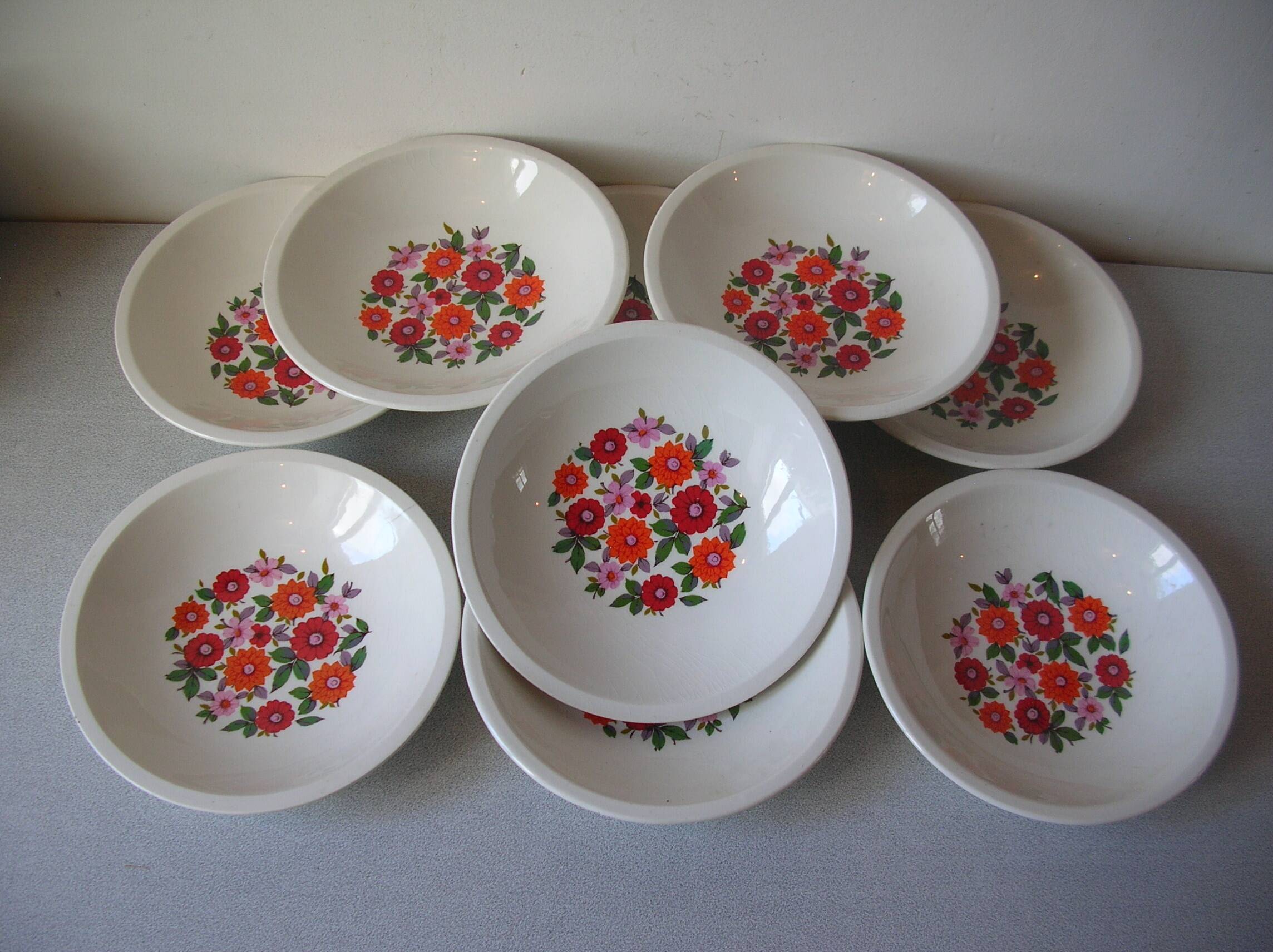 Lot of 9 old Gien soup plates Coralie model 1970s/80s floral decor