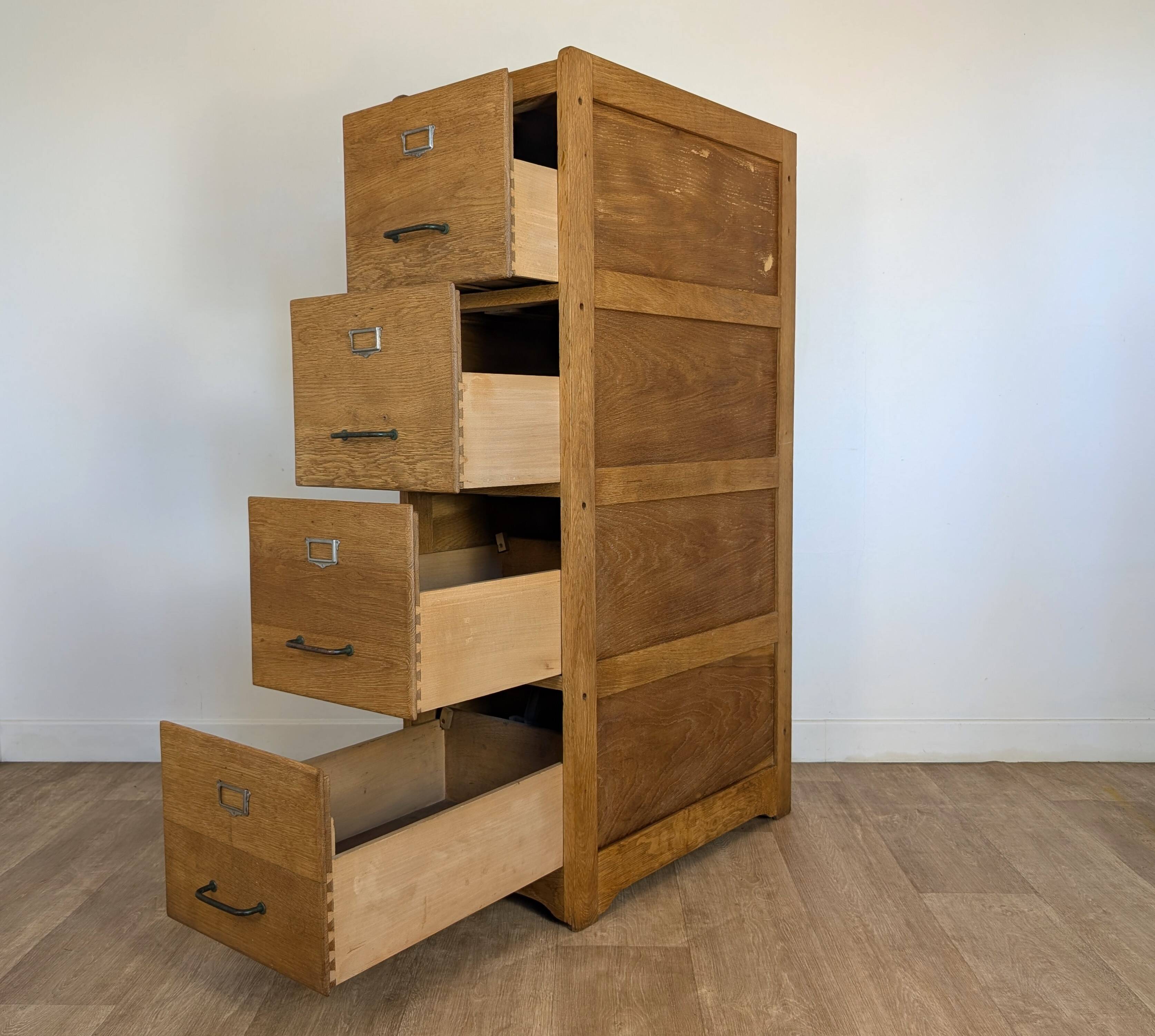 Meuble classeur à tiroirs