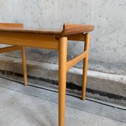 Tables basses "venus" ge 1937 par hans j wegner pour getama