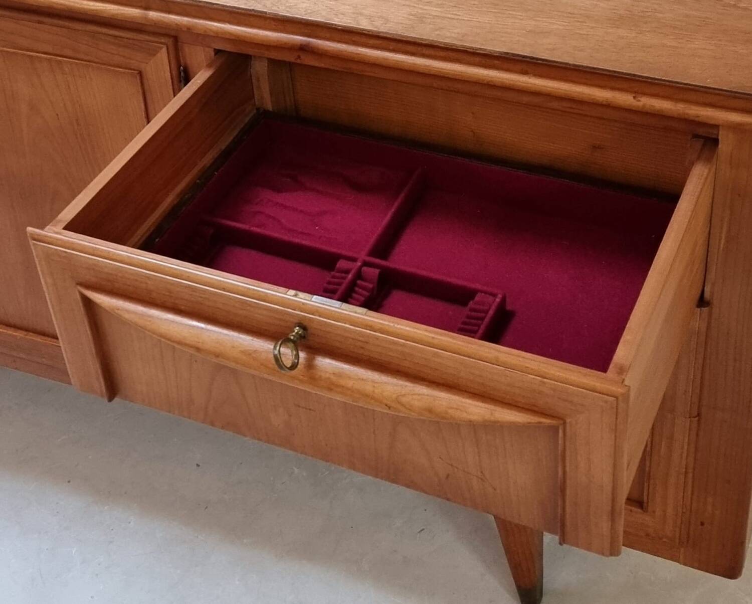 Buffet du milieu du siècle