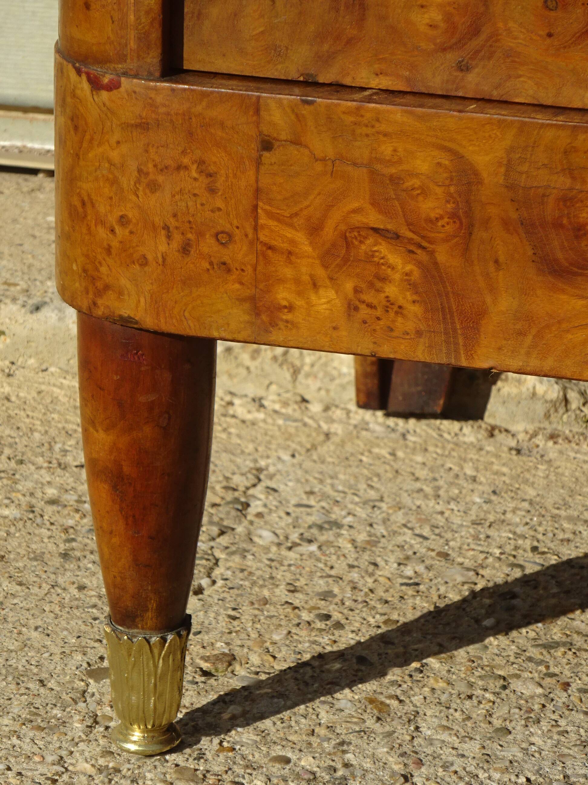 Très ancien buffet Louis XVI avec marbre, miroir et bronze