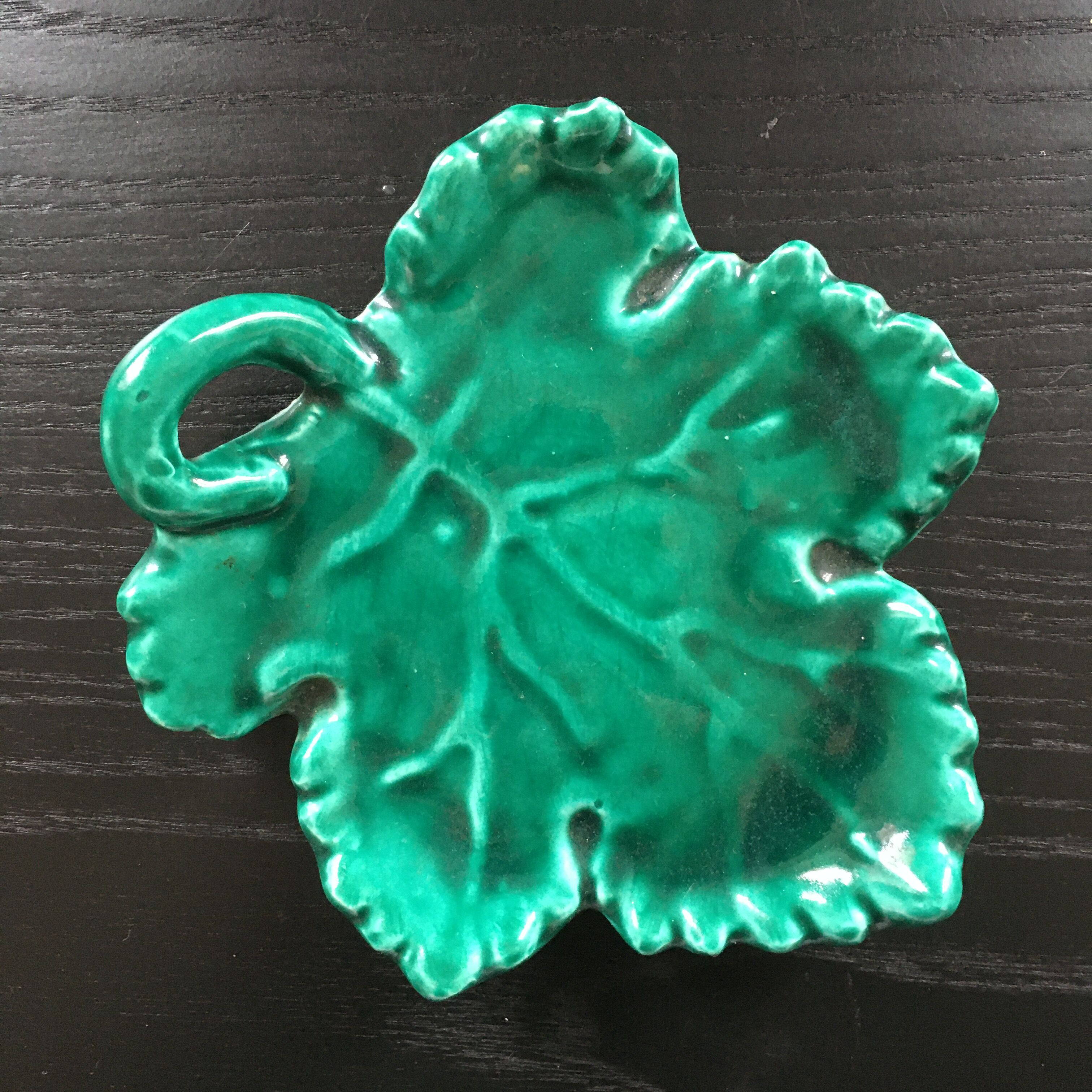 Empty vine leaf pocket