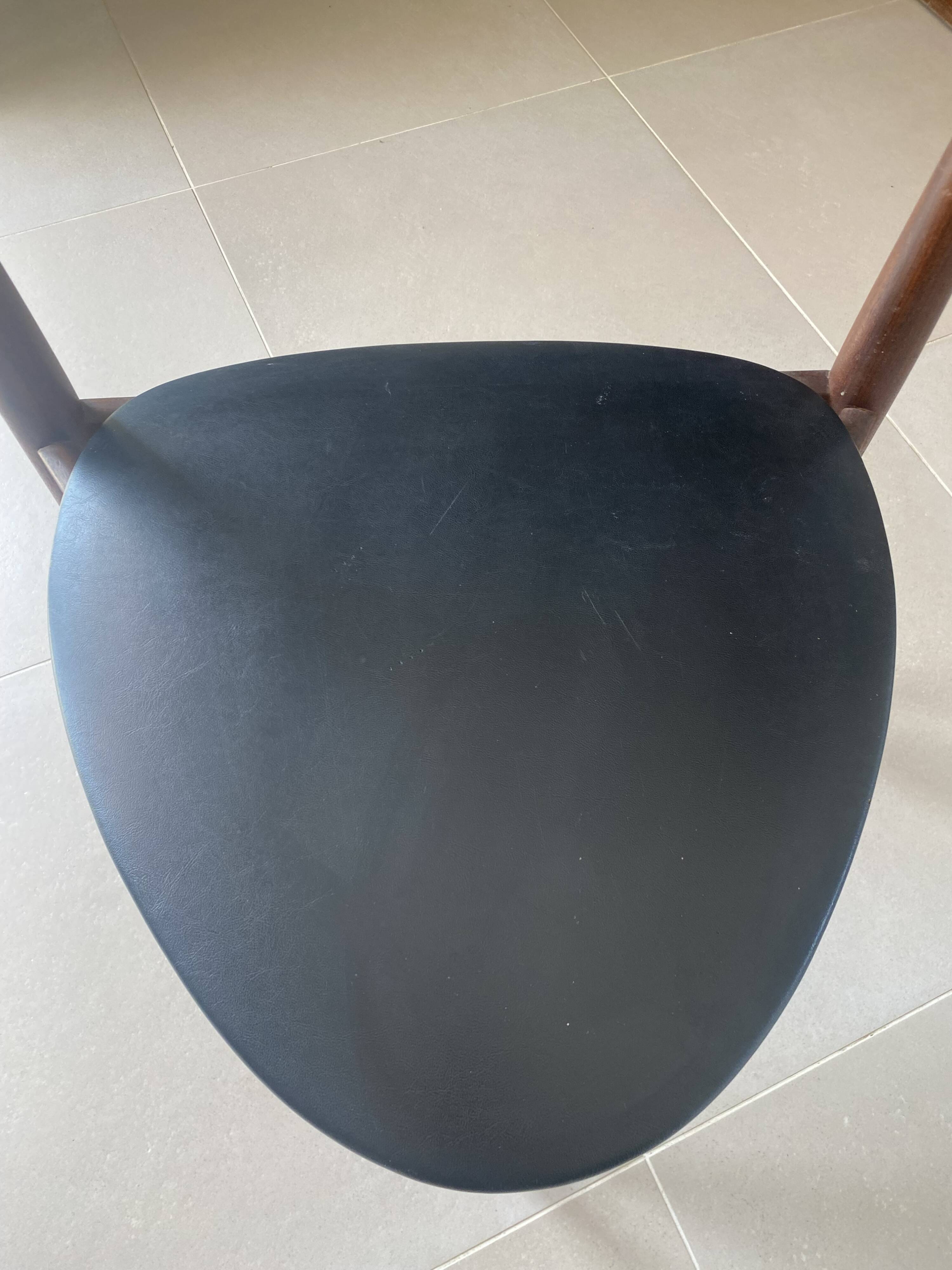 4 Frem Rojle tripod chairs by Hans Olsen