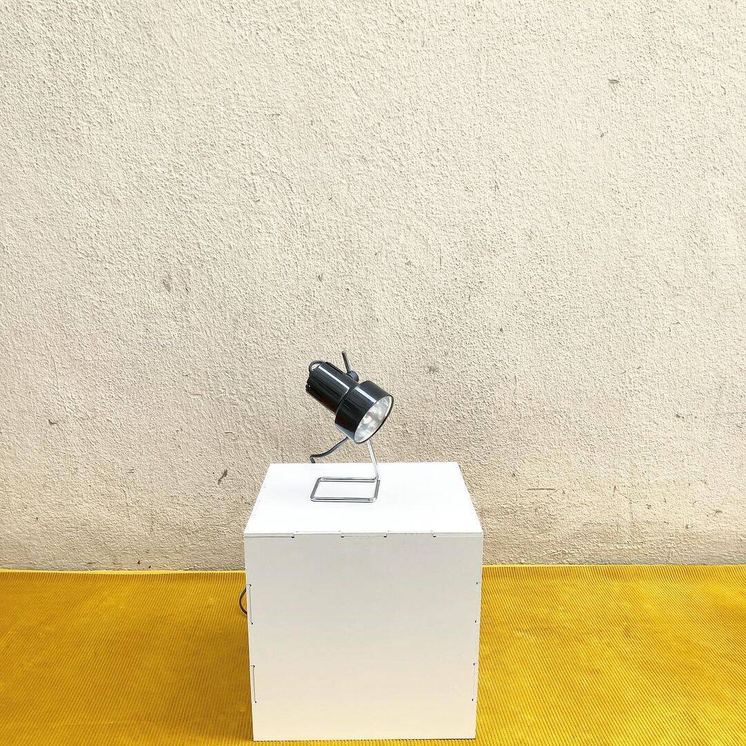 Petite lampe tube de bureau