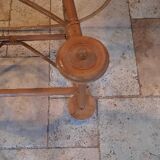 Wicker cradle with wheels