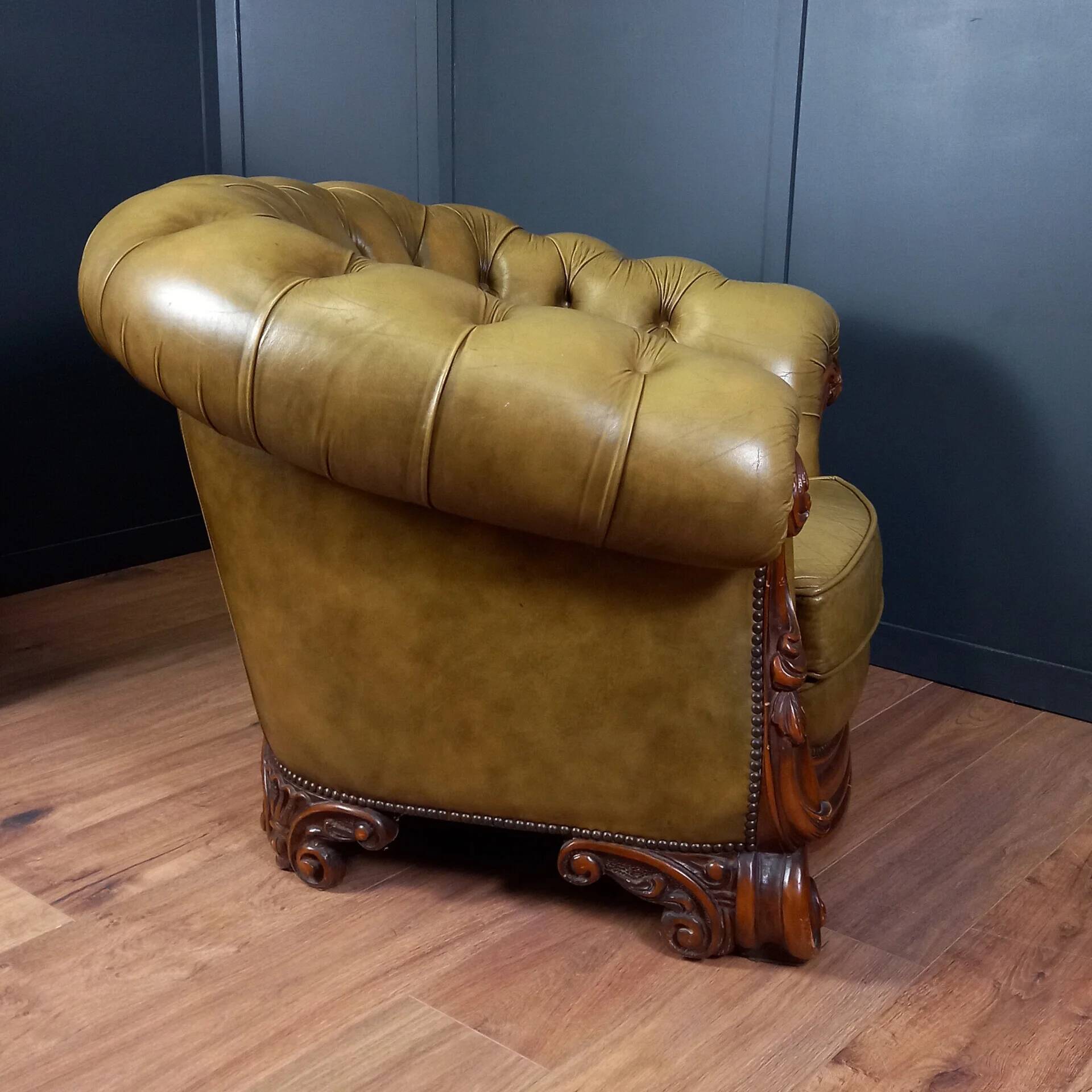 Chesterfield club armchair in baroque style