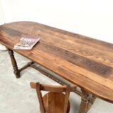 Grande table ancienne ovale en chêne massif – Circa 1900