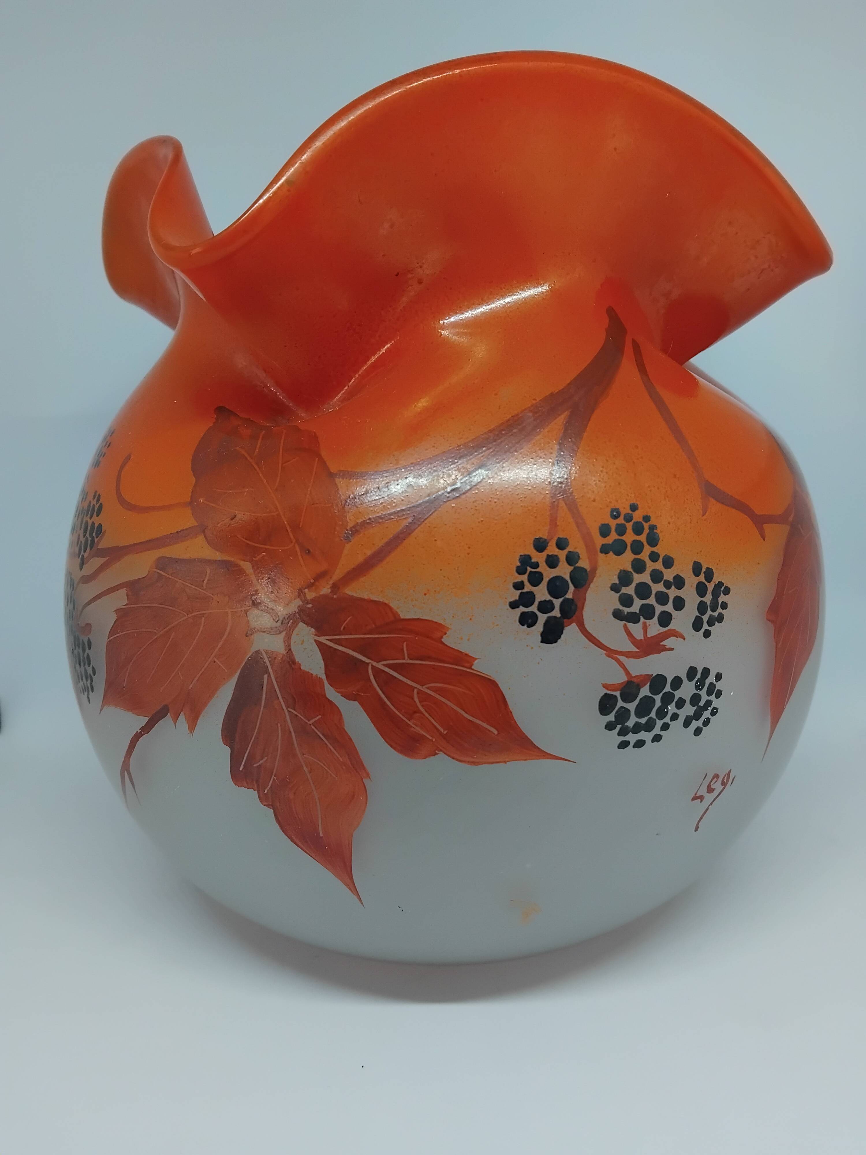 Large Legras vase. Handkerchief shape. Model "Mures". Early 20th century.